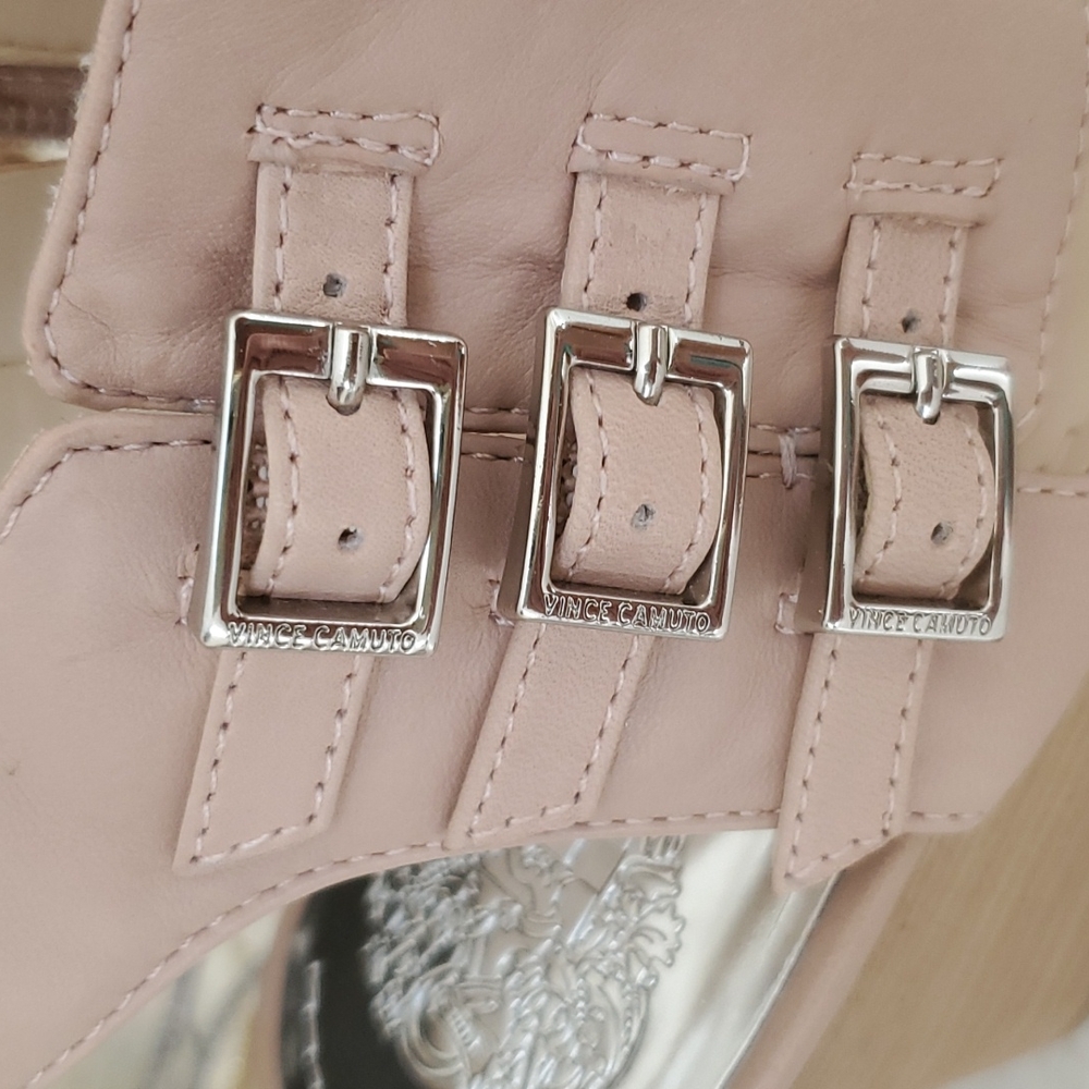 💋 VINCE CAMUTO Blush Wedge Buckle Sandals 💋 - Picture 5 of 14